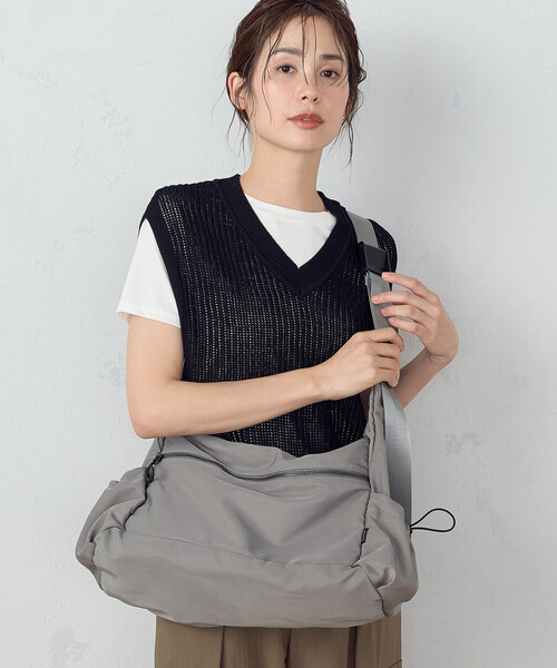 MONO　COMME CA（モノコムサ）の「ユニセックス ショルダー（ショルダーバッグ・レディース・ブラック/カーキ/グレー・FREE）」の3枚目の写真