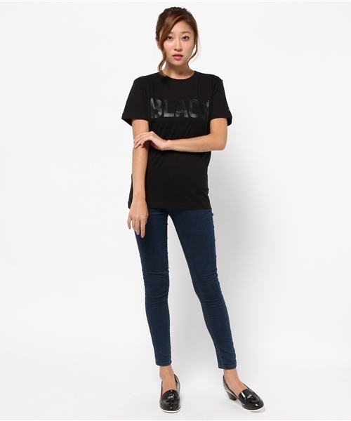 AZUL by moussy（アズールバイマウジー）の「20/-OE天竺同色ロゴT（Tシャツ/カットソー・レディース・ブラック/オフホワイト/ネイビー・SMALL/LARGE/MEDIUM/X-LARGE）」の7枚目の写真
