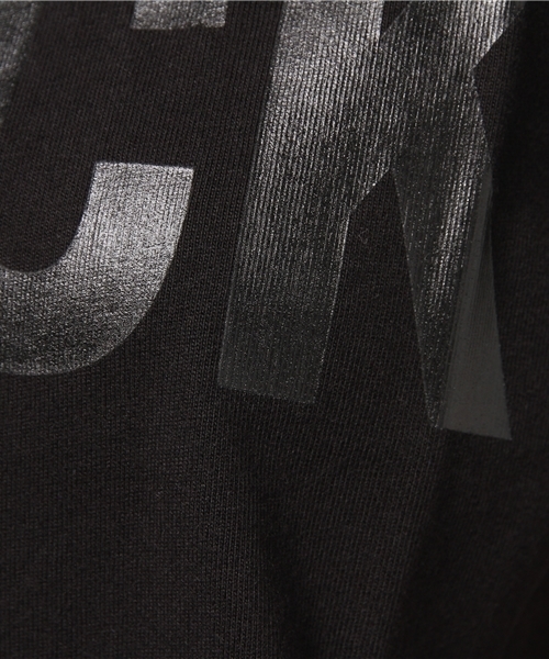 AZUL by moussy（アズールバイマウジー）の「20/-OE天竺同色ロゴT（Tシャツ/カットソー・レディース・ブラック/オフホワイト/ネイビー・SMALL/LARGE/MEDIUM/X-LARGE）」の13枚目の写真