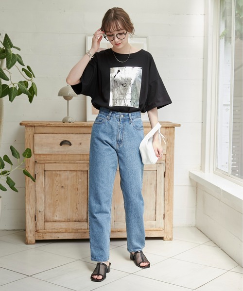 ANGIE(アンジー)の「箔 メタリック プリント ビッグシルエット オーバーサイズ ロゴTシャツ(半袖)(Tシャツ/カットソー・レディース・ブラック/ホワイト・FREE)」の6枚目の写真