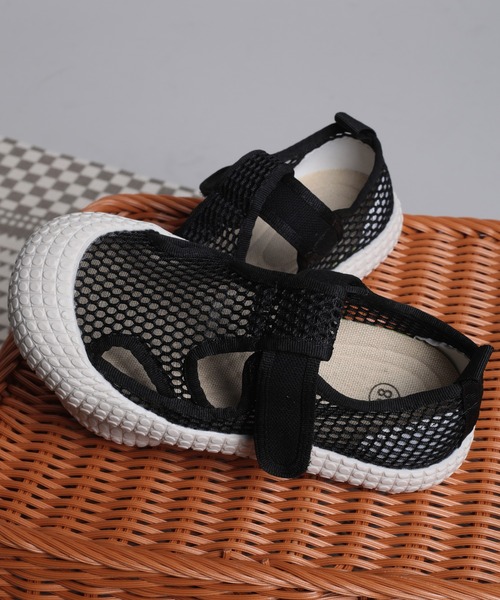 shoes365(シューズスリーシックスファイヴ)の「【shoes365】子供用メッシュデザイン通気性スニーカー(スニーカー・キッズ・ブラック/ベージュ・17.5cm/16.5cm/16.0cm/15.5cm/15.0cm/14.0cm)」の11枚目の写真