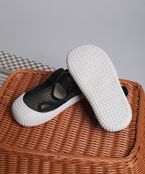 shoes365(シューズスリーシックスファイヴ)の「【shoes365】子供用メッシュデザイン通気性スニーカー(スニーカー・キッズ・ブラック/ベージュ・17.5cm/16.5cm/16.0cm/15.5cm/15.0cm/14.0cm)」の13枚目の写真