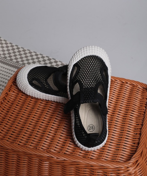 shoes365(シューズスリーシックスファイヴ)の「【shoes365】子供用メッシュデザイン通気性スニーカー(スニーカー・キッズ・ブラック/ベージュ・17.5cm/16.5cm/16.0cm/15.5cm/15.0cm/14.0cm)」の14枚目の写真