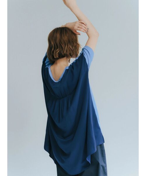 YECCA VECCA(イェッカヴェッカ)の「異素材切替タックデザインカットソー(Tシャツ/カットソー・レディース・ブラック/ブルー/オフホワイト・FREE)」の11枚目の写真