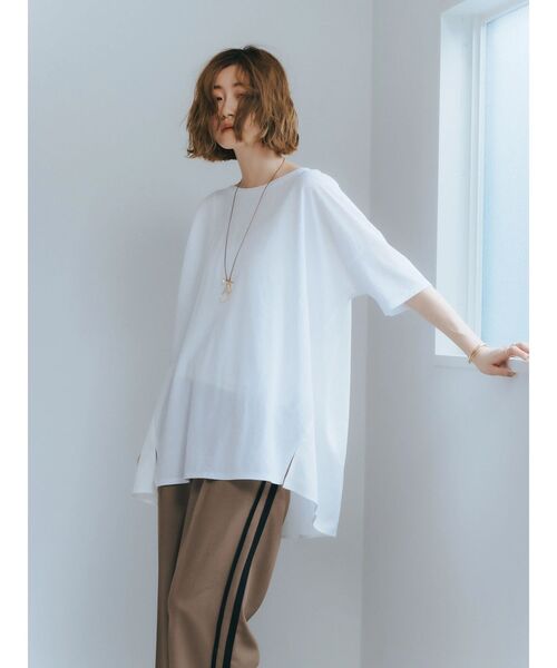 YECCA VECCA(イェッカヴェッカ)の「異素材切替タックデザインカットソー(Tシャツ/カットソー・レディース・ブラック/ブルー/オフホワイト・FREE)」の22枚目の写真