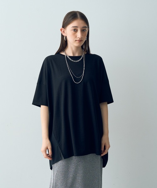 YECCA VECCA(イェッカヴェッカ)の「異素材切替タックデザインカットソー(Tシャツ/カットソー・レディース・ブラック/ブルー/オフホワイト・FREE)」の3枚目の写真