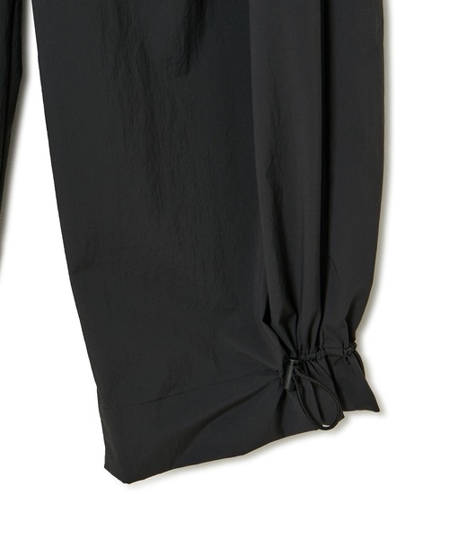 ADAM ET ROPE'(アダムエロペ)の「【サステナブル・撥水・ストレッチ】ウエストタックイージーパンツ(その他パンツ・レディース・ピンク/ブラック/キナリ・38/36)」の11枚目の写真