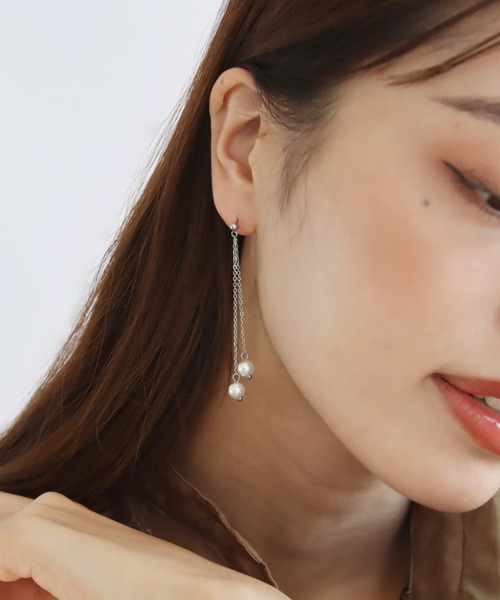 abaskdesign(アバスクデザイン)の「金属アレルギー対応ツインパールロングステンレスピアス(ピアス(両耳用)・レディース・ゴールド/シルバー・FREE)」の2枚目の写真