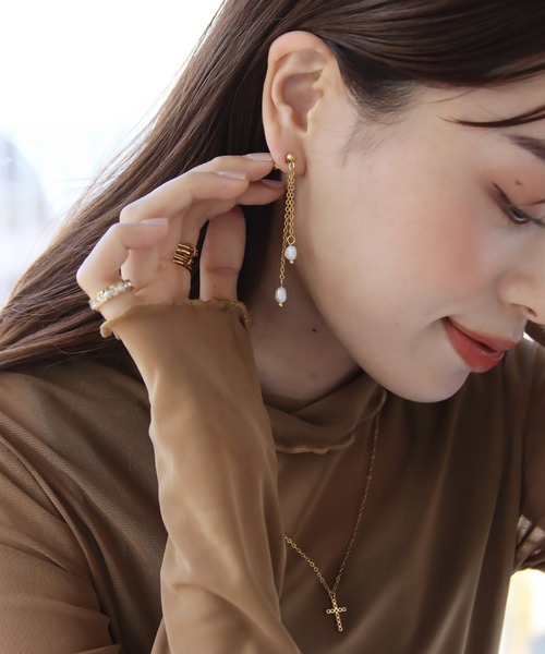 abaskdesign(アバスクデザイン)の「金属アレルギー対応ツインパールロングステンレスピアス(ピアス(両耳用)・レディース・ゴールド/シルバー・FREE)」の6枚目の写真