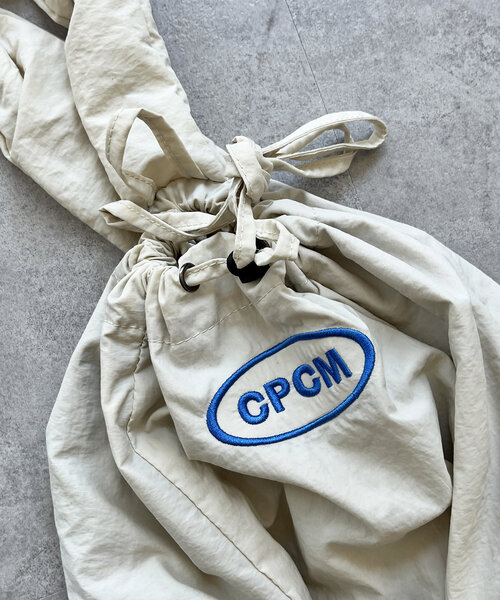 CPCM（シーピーシーエム）の「カラーロゴワンショルリュック（バックパック/リュック・レディース・アイボリー/ブラック・FREE）」の8枚目の写真