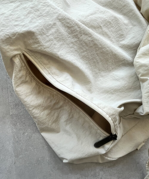 CPCM（シーピーシーエム）の「カラーロゴワンショルリュック（バックパック/リュック・レディース・アイボリー/ブラック・FREE）」の11枚目の写真