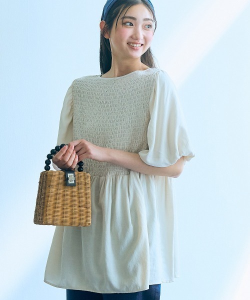 slattgir(スラットジール)の「高身長 シャーリング切替ベルスリーブチュニックブラウス(トールサイズ)Essenave(シャツ/ブラウス・レディース・アイボリー/サックスブルー・LL/L/M)」の1枚目の写真