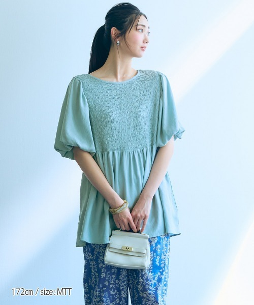 slattgir(スラットジール)の「高身長 シャーリング切替ベルスリーブチュニックブラウス(トールサイズ)Essenave(シャツ/ブラウス・レディース・アイボリー/サックスブルー・LL/L/M)」の3枚目の写真