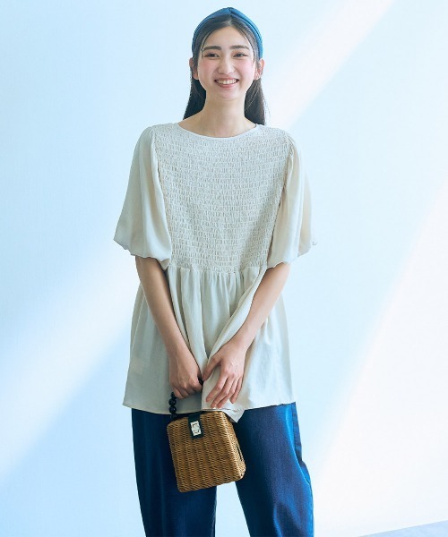 slattgir(スラットジール)の「高身長 シャーリング切替ベルスリーブチュニックブラウス(トールサイズ)Essenave(シャツ/ブラウス・レディース・アイボリー/サックスブルー・LL/L/M)」の8枚目の写真