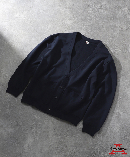B.C STOCK(ベーセーストック)の「AIRTOWNE MILLS SWEAT Vネックカーディガン(カーディガン/ボレロ・メンズ・チョコ/ネイビー/ライトグレー/モスグリーン・MEDIUM/LARGE)」の4枚目の写真