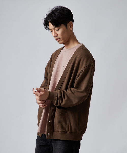 B.C STOCK(ベーセーストック)の「AIRTOWNE MILLS SWEAT Vネックカーディガン(カーディガン/ボレロ・メンズ・チョコ/ネイビー/ライトグレー/モスグリーン・MEDIUM/LARGE)」の14枚目の写真