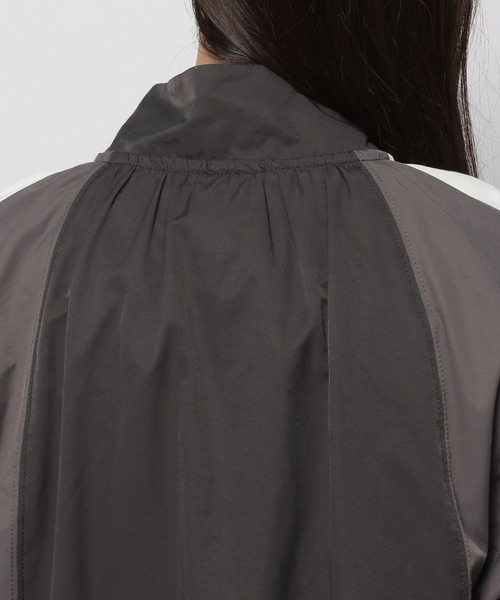 niko and...（ニコアンド）の「配色スタンドトラックブルゾン（ブルゾン・レディース・アイボリー/ブルー/チャコール・MEDIUM/LARGE）」の15枚目の写真