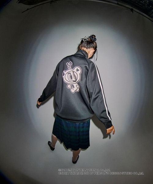 FOREVER 21（フォーエバー トゥエンティーワン）の「【ANGEL BLUE】トラックジャケット（ブルゾン・レディース・ブラック/ブラウン系その他/レッド・FREE）」の9枚目の写真