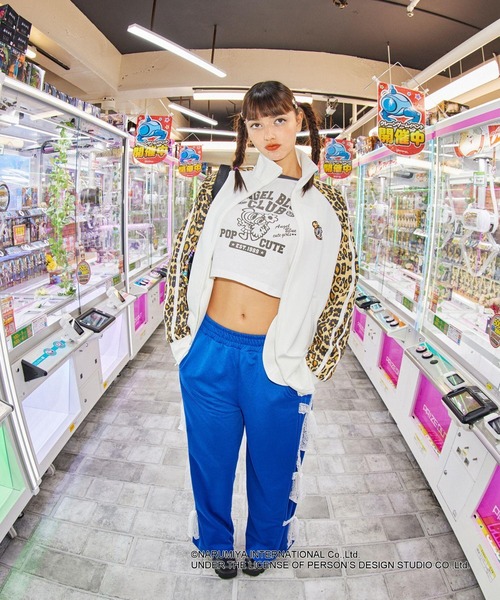 FOREVER 21（フォーエバー トゥエンティーワン）の「【ANGEL BLUE】トラックジャケット（ブルゾン・レディース・ブラック/ブラウン系その他/レッド・FREE）」の11枚目の写真