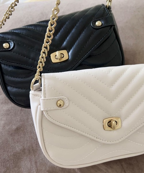 Newlyme（ニューリーミー）の「ミニポーチ付きキルティングチェーンクロスバッグ（ショルダーバッグ・レディース・ブラック/ホワイト・FREE）」の10枚目の写真