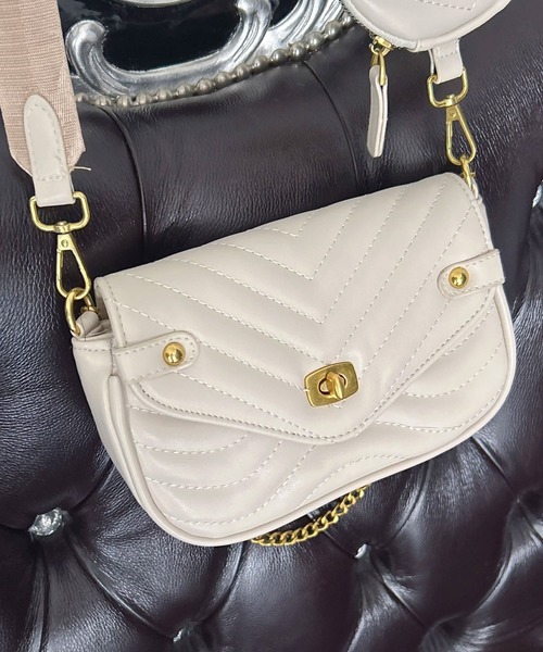 Newlyme（ニューリーミー）の「ミニポーチ付きキルティングチェーンクロスバッグ（ショルダーバッグ・レディース・ブラック/ホワイト・FREE）」の20枚目の写真