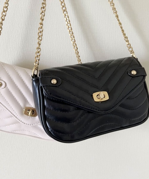 Newlyme（ニューリーミー）の「ミニポーチ付きキルティングチェーンクロスバッグ（ショルダーバッグ・レディース・ブラック/ホワイト・FREE）」の11枚目の写真
