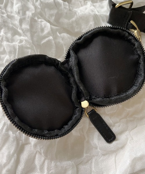 Newlyme（ニューリーミー）の「ミニポーチ付きキルティングチェーンクロスバッグ（ショルダーバッグ・レディース・ブラック/ホワイト・FREE）」の6枚目の写真