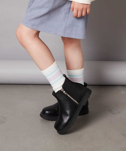 a.v.v（アーヴェヴェ）の「[19-24cm]【滑りにくいタンクソール】ジップアップサイドゴアブーツ（ブーツ・キッズ・ブラック・19/21/20/23/22/24）」の4枚目の写真