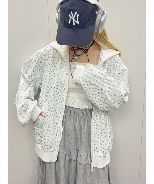WC（ダブル シー）の「リトルフラワースウェットトラックジャケット