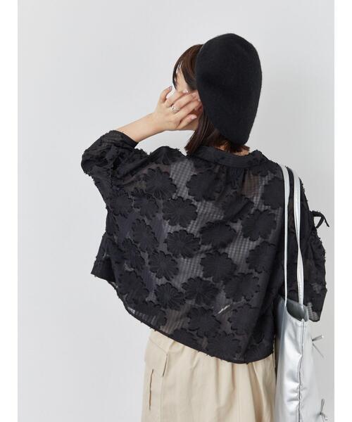 ehka sopo(エヘカソポ)の「ジャカードカットアウトシャツ(シャツ/ブラウス・レディース・ダークオレンジ/キナリ/ブルー/ブラック・F)」の22枚目の写真