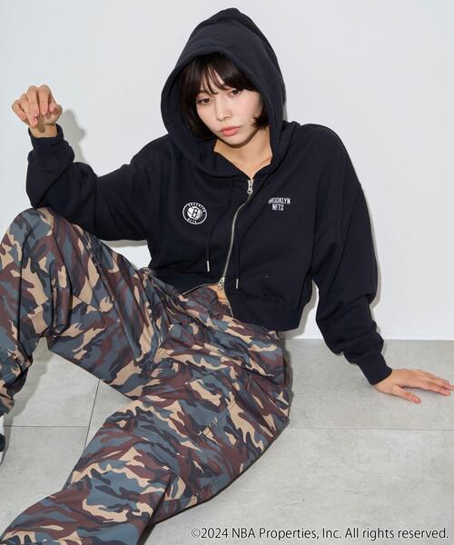 NBA（エヌビーエー）の「∴WEGO/別注NBAショートWZIPパーカー（パーカー・レディース・ブルー/杢グレー/ブラック/ホワイト・FREE）」の3枚目の写真