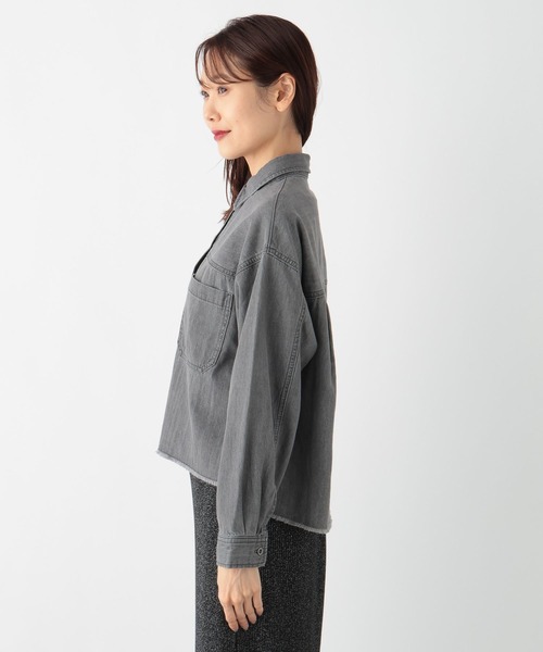 GLOBAL WORK(グローバルワーク)の「GOODデニムクロップドシャツ/115551(シャツ/ブラウス・レディース・ブルー/ライトブルー/グレー・FREE)」の19枚目の写真