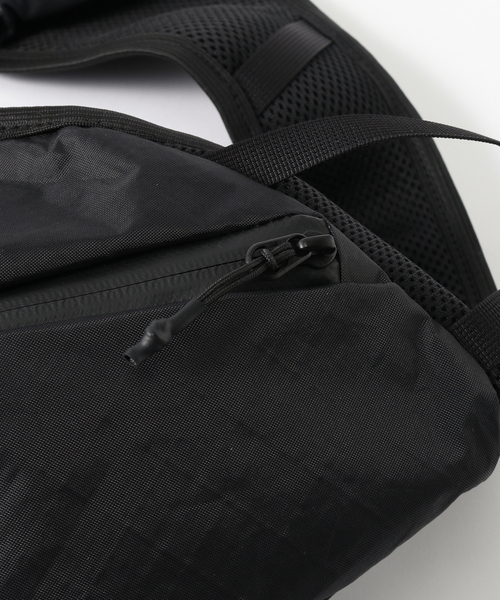 JOURNAL STANDARD（ジャーナルスタンダード）の「SEALSON / シールソン GRAB  BAG（ボディバッグ/ウエストポーチ・メンズ・ブラック・FREE）」の8枚目の写真