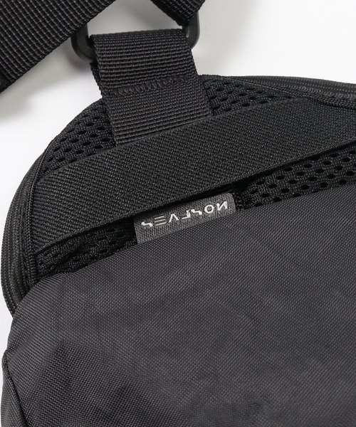 JOURNAL STANDARD（ジャーナルスタンダード）の「SEALSON / シールソン GRAB  BAG（ボディバッグ/ウエストポーチ・メンズ・ブラック・FREE）」の2枚目の写真
