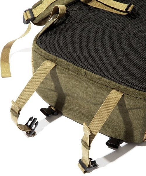 niko and...（ニコアンド）の「【CITY CREEK】大容量多機能リュック/容量35L（バックパック/リュック・メンズ・カーキ/ブラック・0）」の8枚目の写真