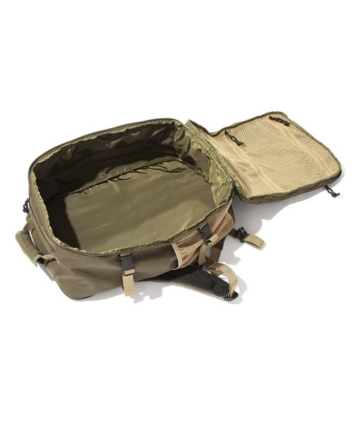 niko and...（ニコアンド）の「【CITY CREEK】大容量多機能リュック/容量35L（バックパック/リュック・メンズ・カーキ/ブラック・0）」の11枚目の写真