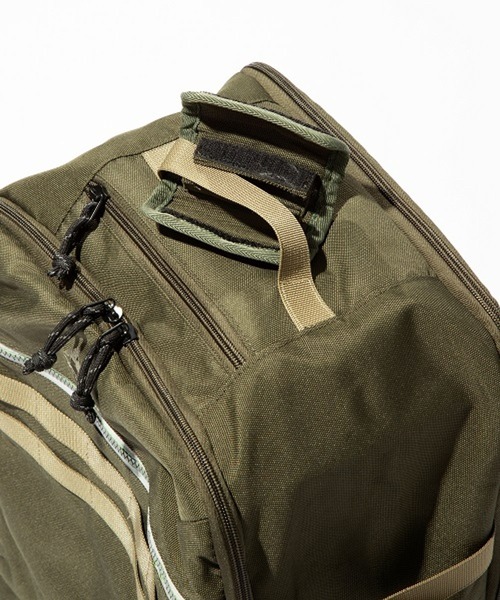 niko and...（ニコアンド）の「【CITY CREEK】大容量多機能リュック/容量35L（バックパック/リュック・メンズ・カーキ/ブラック・0）」の12枚目の写真