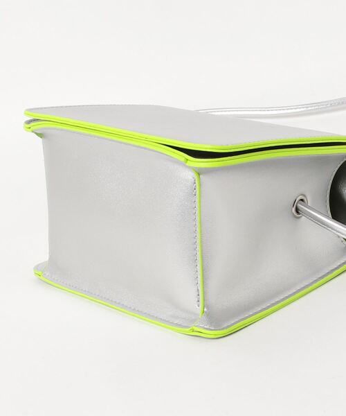 Magine（マージン）の「cheek:line mini shoulder ラインミニショルダー（ショルダーバッグ・レディース・ゴールド/ブラック/シルバー/ブルー・FREE）」の18枚目の写真