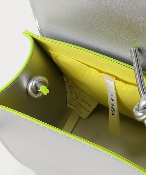 Magine（マージン）の「cheek:line mini shoulder ラインミニショルダー（ショルダーバッグ・レディース・ゴールド/ブラック/シルバー/ブルー・FREE）」の19枚目の写真