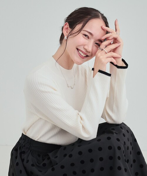 DRESKIP（ドレスキップ）の「◆【洗える】1枚でこなれ見え 配色ライン リブハイネックニット（ニット/セーター・レディース・ライトブルー/ライトグレー/ブラック/オフホワイト/オレンジ/ホワイト系5・03/02/04）」の2枚目の写真