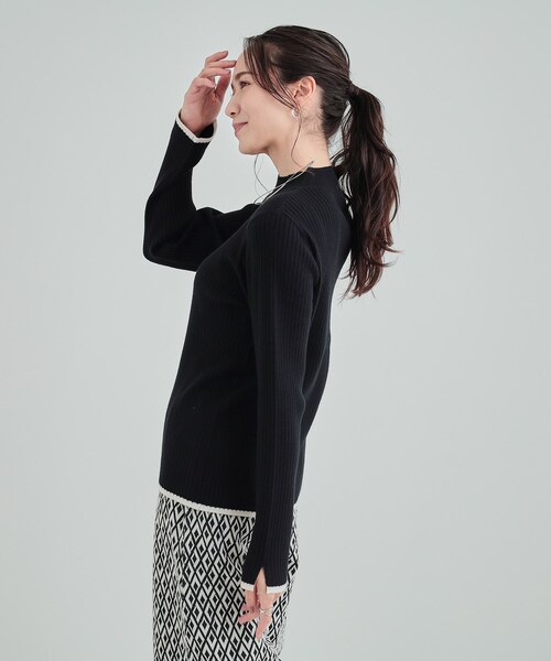 DRESKIP（ドレスキップ）の「◆【洗える】1枚でこなれ見え 配色ライン リブハイネックニット（ニット/セーター・レディース・ライトブルー/ライトグレー/ブラック/オフホワイト/オレンジ/ホワイト系5・03/02/04）」の12枚目の写真