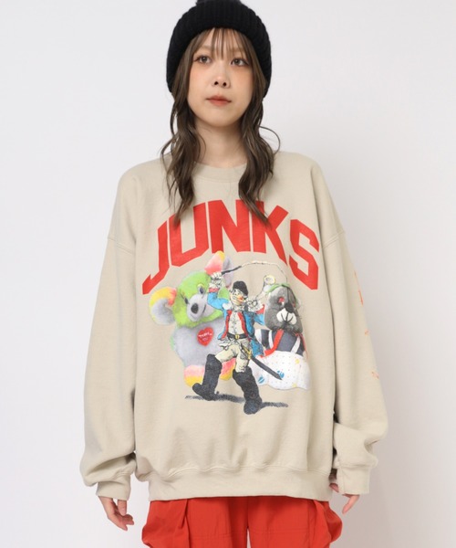 RNA（アールエヌエー）の「M2366 ＪＵＮＫヌイグルミプリントトレーナー（Tシャツ/カットソー・レディース・アッシュグレー/ブルー/ベージュ/ネイビー・MEDIUM）」の7枚目の写真