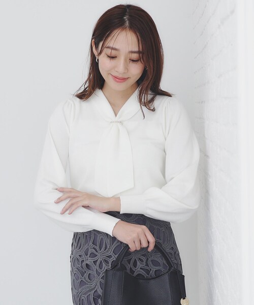 index(インデックス)の「《8color/XS-LLsize》パール調パーツ付き ボウタイニット【洗濯機可】(ニット/セーター・レディース・ホワイト系7/ブラック系4/グレー系4/ベージュ系その他7/パープル系1/サックスブルー系5/ホワイト系9/ブラック系7・34/36/38/40/42)」の19枚目の写真