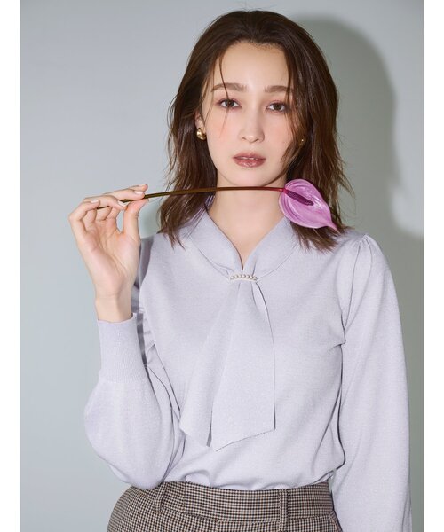 index(インデックス)の「《8color/XS-LLsize》パール調パーツ付き ボウタイニット【洗濯機可】(ニット/セーター・レディース・ホワイト系7/ブラック系4/グレー系4/ベージュ系その他7/パープル系1/サックスブルー系5/ホワイト系9/ブラック系7・34/36/38/40/42)」の8枚目の写真