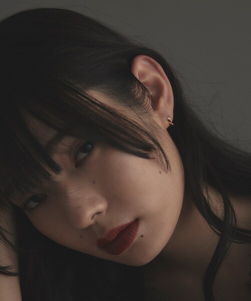 COCOSHNIK ONKITSCH(ココシュニックオンキッチュ)の「K10ツイストプレートピアス(ピアス(両耳用)・レディース・イエローゴールド・00)」の9枚目の写真