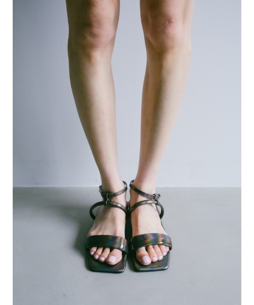 sahara(サハラ)の「Metallic Strap Sandals(サンダル・レディース・ブロンズ/ブラック/シルバー・M/L/S)」の6枚目の写真