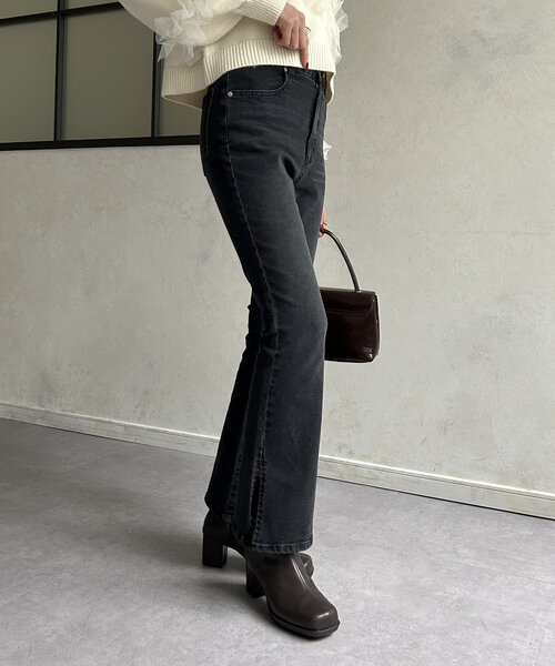 Thevon(ゼボン)の「ストレッチフレアスリットデニム(その他パンツ・レディース・ブラック/ブルー・S/M)」の7枚目の写真