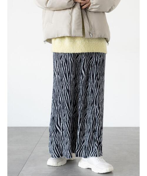 Lugnoncure（ルノンキュール）の「アニマル柄楊柳ベロアスカート（スカート・レディース・ブラック/ベージュ・F）」の2枚目の写真