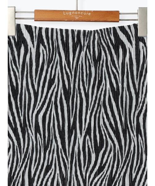 Lugnoncure（ルノンキュール）の「アニマル柄楊柳ベロアスカート（スカート・レディース・ブラック/ベージュ・F）」の13枚目の写真