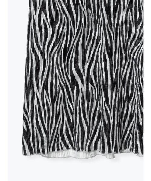 Lugnoncure（ルノンキュール）の「アニマル柄楊柳ベロアスカート（スカート・レディース・ブラック/ベージュ・F）」の11枚目の写真